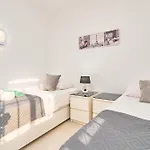 Ella * Nerja